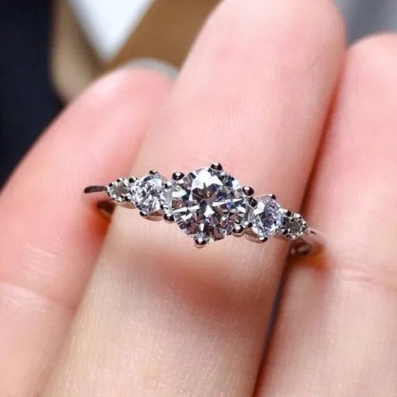 💍"Engagement Anillos Pure Round CZ Silver Plated WeddingBeautifulRingUNVN12063 - Picture 3 of 7